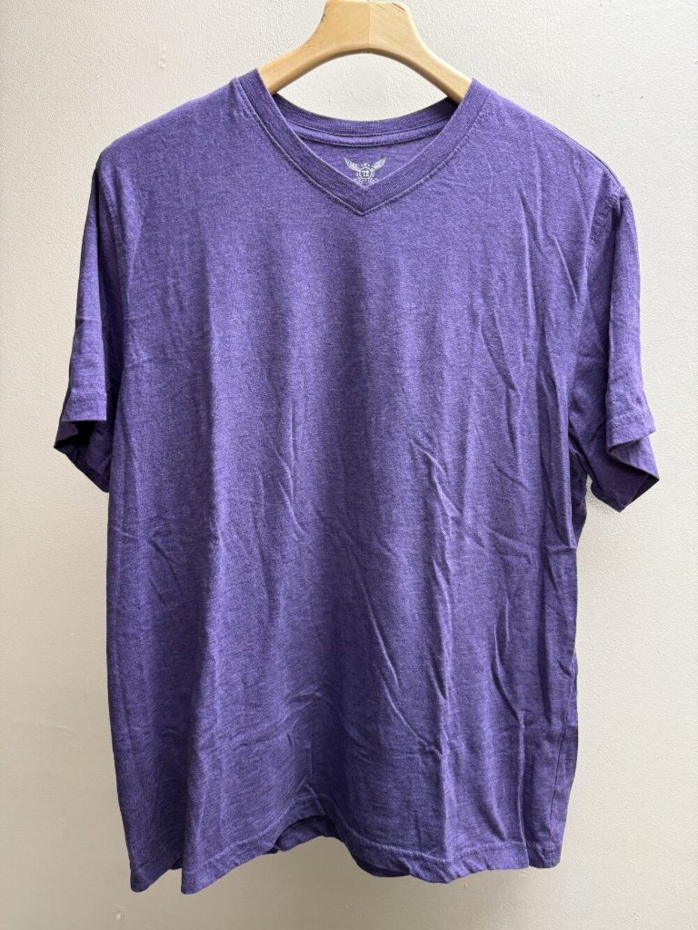 Faded Glory V-neck XL Men's tshirt